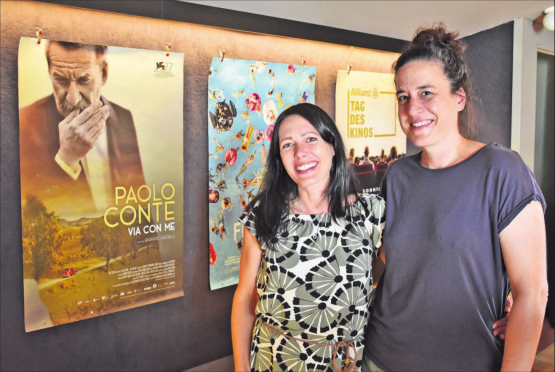 Petra Hugentobler und Silvia Dittli führen das TaB-Atelierkino in Reinach spürbar mit viel Herzblut, grosser Begeisterung und tollen Ideen. (Bild: hg.)