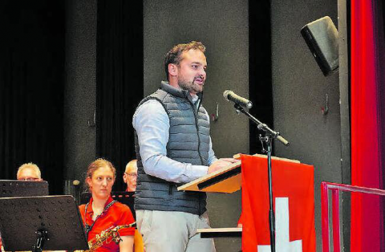Gab mit seiner Festrede einen Einblick in die Fliegerei: Dominik Simmen, Geschäftsführer und Inhaber der Airport Helicopter AHB AG. (Bilder: mek)