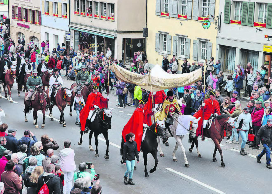 Der Höhepunkt des Auffahrtsumrittes ist jeweils der feierliche Einzug im Flecken Beromünster. (Bilder: Ursula Koch-Egli)