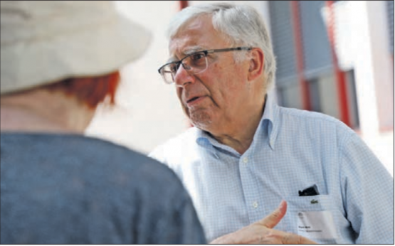 Ruedi Wirth vom Sandsteinmuseum gab über den Umbau des Taglöhnerhauses und natürlich über Sandsteinhöhlen Auskunft.
