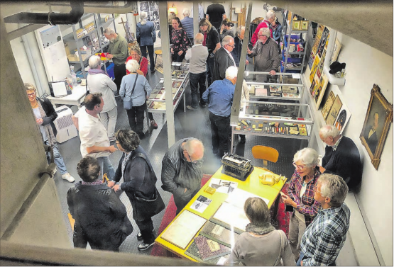 Beinwiler Tabakgeschichte in stimmungsvoller Umgebung: Blick durchs Kellerfenster in den Gewölbekeller des «Löwens». (Bilder: msu.)
