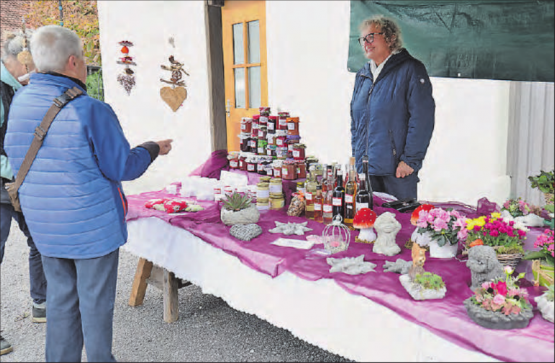 Rösli Merz begrüsste die Marktbesuchenden wie immer mit einem freudestrahlenden Lächeln. (Bilder: dr.)