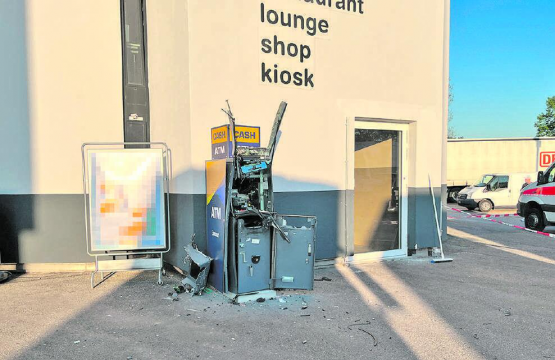Nicht mehr brauchbar: Der Bankomat nach der Sprengung. (Bild: zVg.)