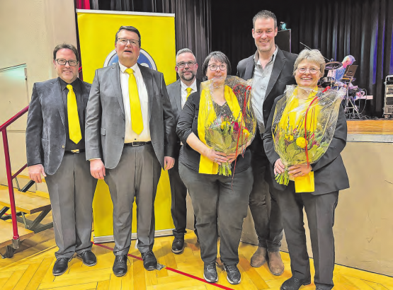 Gruppenbild mit Nationalrat: Der Vorstand der TCS Untersektion Kulm: von links Jürg Kuhn, Daniel Wehrli, Stephan Kleeb, Karin Dätwyler, Nationalrat Christoph Riner und Maya Setz. (Bilder: Dominique Rubin)
