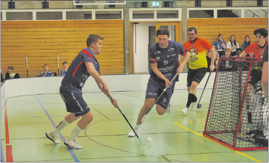 Lok Reinach, hier mit Lukas Holdener (links) und Benjamin Reidy, hat am kommenden Sonntag die letzte Chance, den Playoff-Halbfinal zu erreichen. (Bild: Roland Jaus)