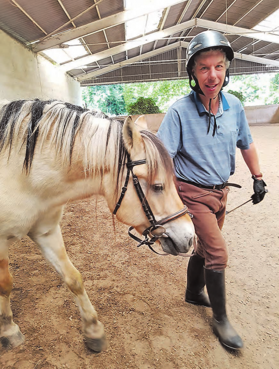 Heilpädagogische Förderung am Ponyhof Schwarzenberg: Der Unterstützungsverein ermöglicht das therapeutische Reiten für Behinderte. (Bild: zVg.)