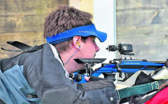 Überragender Nachwuchsschütze mit dem Kleinkalibergewehr: Der für Muhen schiessende Oberentfelder Lars Morgenthaler. (Bild: wr)