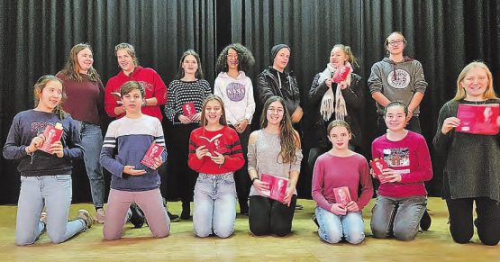 Das Kantitheater Beromünster übt für «Der gute Mensch von Sezuan», das im April 2019 im Theatersaal Don Bosco aufgeführt wird. (Bild: zVg.)