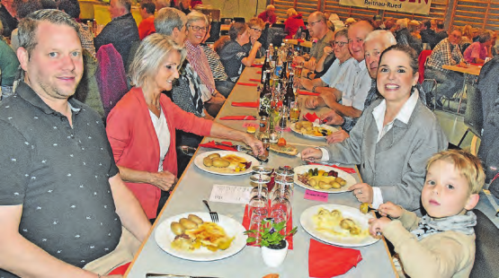 Besuchte mit Familie den traditionellen Raclette-Anlass: Die Aargauer Regierungsrätin Martina Bircher. (Bilder: aw.)