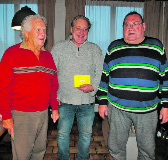 Die glücklichen Meister der Jasskarten in Seon. (Bild: hh)