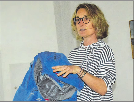 Dieser Rucksack für alles Hab und Gut: Mit diesem Rucksack, einem kleinen Rucksäckchen für Mira und einer überlebenswichtigen Bauchtasche waren Susanne und Mira während Wochen durch Schnee, Eis und Regen, bei klirrender Kälte unterwegs. (Bild: st.)