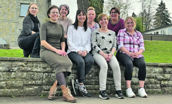 Das motivierte OK vom Ferien(s)pass Menziken: (vorne v.l.n.r.) Jessica Heimann (Angebotsplanung), Mehtap Sirin (Schatzmeisterin, Sponsoring), Petra Leutwyler (Allrounderin), Larissa Däppen (Angebotsplanung, Allrounderin). Hinten: Ilona Erismann (Sponsoring, Begleitung Angebote), Maya Bruderer (Aktuarin, Berichterstattung), Iris Haller (Homepage Betreuung, Angebotsplanung), Sandra Lörtscher (Angebotsplanung, Allrounderin). (Bild: zVg.)