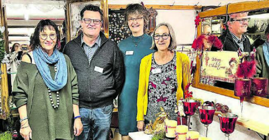 Brocki-Elfen, immer im Einsatz für eine gute Sache: (v.l.) Heidi Gautschi, Marco Ghelfi, Doris Rossi und Moni Rey. (Bild: dr.)