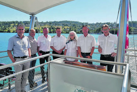 Generalversammlung der Schifffahrtsgesellschaft Hallwilersee ohne physische Präsent der Aktionäre (v. l.): Lukas Nauer (Verwaltungsrat), Paul Fankhauser (Stimmenzähler), Thomas Lindenmann (Verwaltungsratspräsident), Ueli Haller (Geschäftsführer), Lotti Lüthi, Peter Haerry und Urs Haller (Verwaltungsräte). (Bild: zVg.)