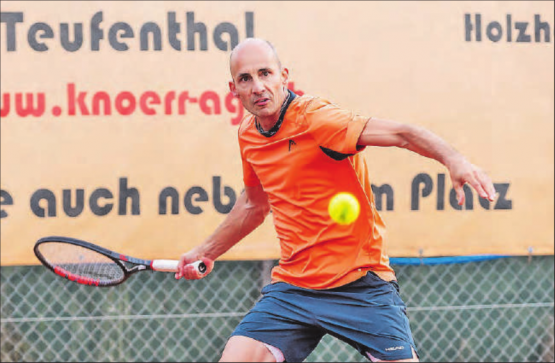 Philippe Ruch (R1, TC Teufenthal), gewann in der Kategorie Männer 45+. (Bild: fba.)