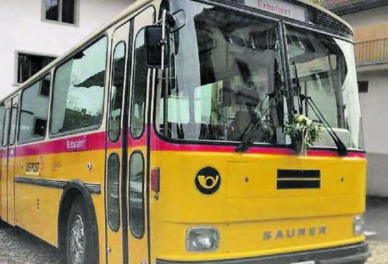 Extrafahrt für einen guten Zweck: Der Bazarbus im Suhrental kommt zu den Kunden ins Dorf. (Bild: zVg.)
