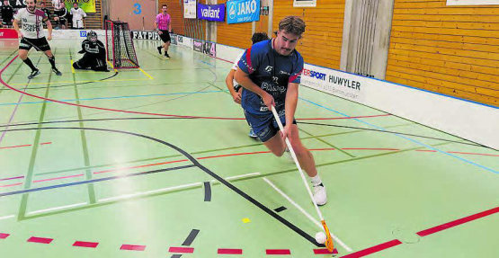 Lok-Stürmer Jesse Arola steuerte zwei Treffer zum 5:2-Sieg gegen Unihockey Limmattal bei. (Bild: Roland Jaus)