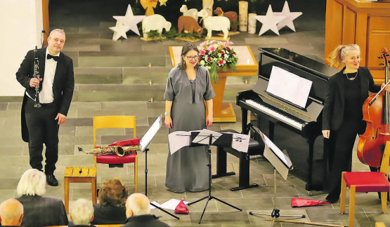 «La Jalousie» in der reformierten Kirche Reinach: Sven Bachmann, Sabine Bachmann-Frey und Martina Brodbeck bilden seit 14 Jahren ein eingespieltes Trio. (Bilder: hh./rc.)