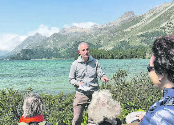 Daniel Henseler bereicherte letzte Woche den Poesiesommer mit Lesungen in Beinwil am See, Sils-Maria und in Guarda. (Bild: zVg.)