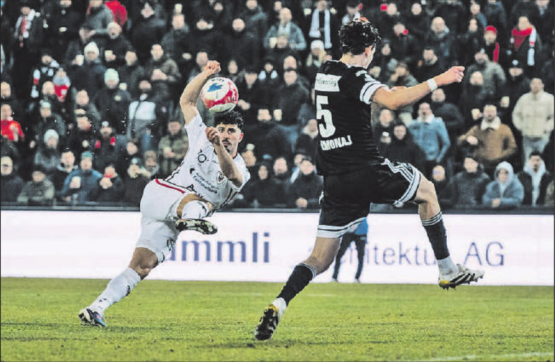 Shkelqim Vladi ist zurück! Bei seinem ersten Einsatz in der Startelf erzielt er nach 50 Minuten sein erstes Tor für Aarau, in dieser Saison. (Bild: Sarah Rölli)
