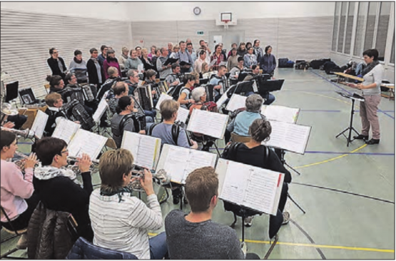 Es wird fleissig geübt: Am 6. und 7. Dezember treten Handharmonika-Club. MG und Chor nacheinander und gemeinsam auf. (Bild: zVg.)