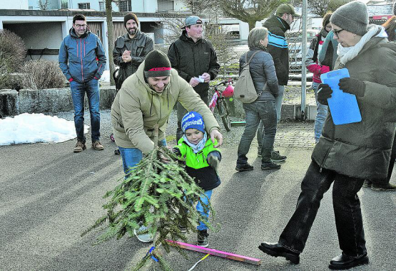 Früh übt sich, was ein Meister werden will: Mit Vaters Hilfe funktionierte es. (Bild: aw.)