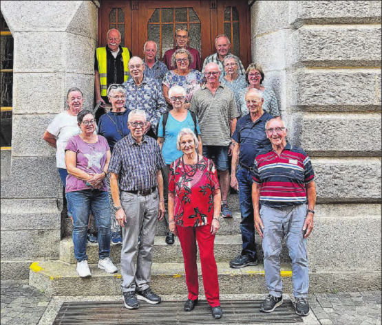 Die Männerriegler besuchten auf der Turnfahrt mit ihren Frauen die Bierbrauerei in Rheinfelden. (Bild: zVg.)