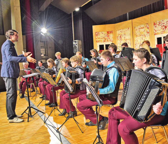Im Herbst ist das nächste Konzert geplant: So soll es wieder aussehen, wenn der Handharmonika-Club Staffelbach sein Jahreskonzert gibt. (Archivbild: aw.).