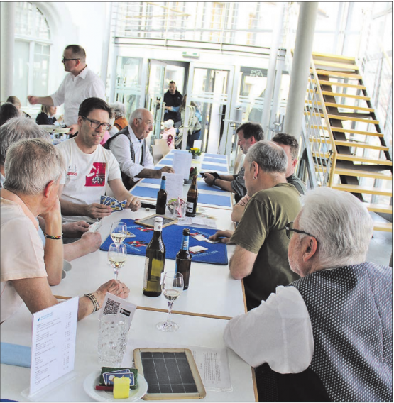 Den kulinarischen Teil haben die einen schon genossen, für die anderen steht das «Ramsen» an erster Stelle. (Bilder: Graziella Jämsä)