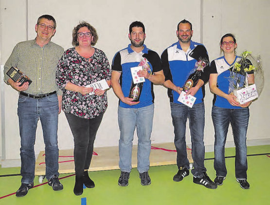 Die Geehrten für langjährige Ausübung eines Amtes: (v.li.) Paul Voramwald, Christine Haller, Thomas Frei, Joël Kolly und Anja Kolly. (Bild: zV.g)