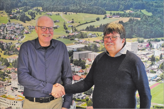 Freuen sich auf die Zukunft: Gemeindeammann Emil Huber und sein Nachfolger Heinz Haudenschild. (Bild: Melanie Köchli)