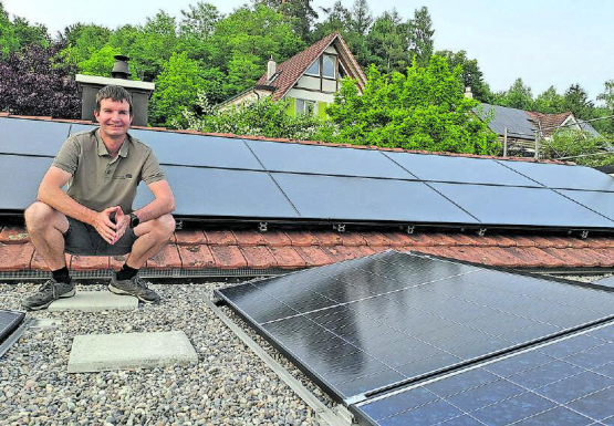 Martin Hochuli mit PV-Anlage auf Flach- und Steildach kombiniert