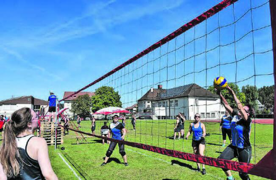 Ein hart umkämpftes Spiel zwischen den Unterkulmerinnen und den Teufenthalerinnen, erstere holten sich den Kreismeistertitel. (Bilder: Simone Stadler)