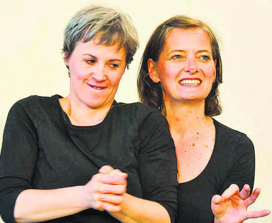 Der «Tag der älteren Menschen» findet am Samstag, 1. Oktober im Kultur- und Kongresshaus in Aarau statt.Ab 9 Uhr sind die Marktstände geöffnet und die Gruppe «gehdicht» (Bild) lockert den Anlass theatralisch auf. (Bild: zVg.)