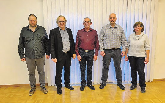 Der Gemeinderat Schlossrued ab Januar 2019 (v.l.): Gemeinderat Markus Bolliger, Gemeindeammann Martin Goldenberger, Vizeammann Gotthold Müller, Gemeinderat André Windisch und die neu gewählte Gemeinderätin Monika Hugentobler. (Bild: zVg.)