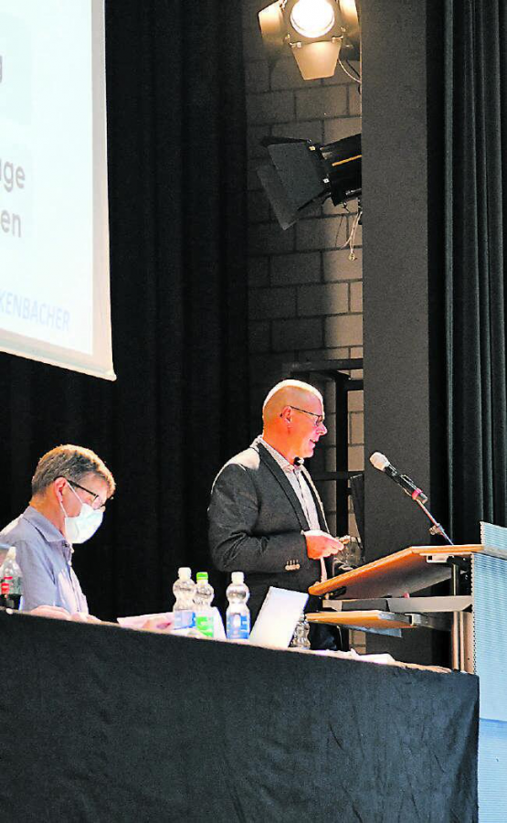 Rückzonungen im Rahmen der Teilrevision der Ortsplanung Rickenbach und Pfeffikon: Der zuständige Gemeinderat Thomas Zettel stand im Gegenwind der Stimmbürger. (Bild: ml.)