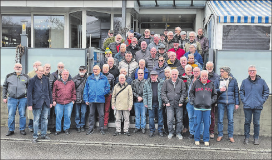 Die Geschichte des Schweizerischen Bahnverkehrs begeisterte mehr als 50 Teilnehmer beim Besuch des SBB-Bahndepots in Olten. (Bild: zVg.)
