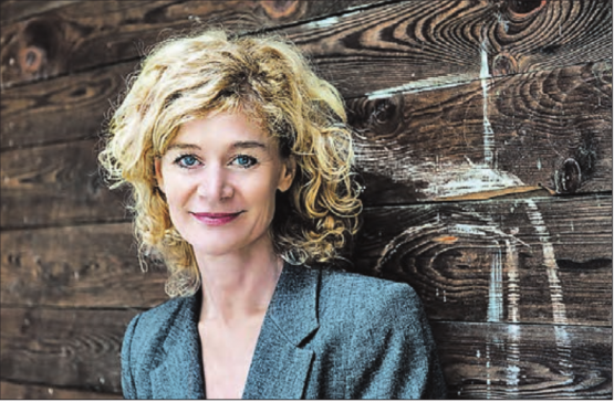 Erzählerin beim «Tribute to Madonna» ist Hanna Scheuring, die auch Spuren im Suhrental hinterlassen hat. (Bild: zVg./Regula Müdespacher)