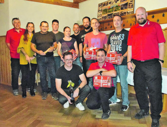 Ein Geschenk als äusseres Zeichen der Anerkennung: Sie alle haben nicht nur im vergangenen Jahr Ausserordentliches geleistet. (Bild: st.)