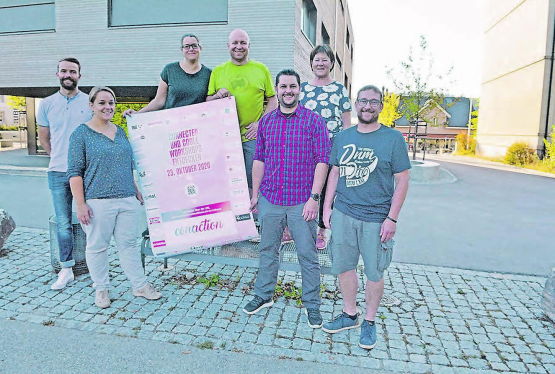 Die Organisatoren, von links: Roman Holenstein (Schule Schöftland), Stefanie Moser (Schulsozialarbeit), Sandra Perazzi, Dani Bollier (beide Xunds Schöftle), Alain Marti (Regionalpolizei Zofingen), Trudy Müller (Gemeinderätin) und Marcel Hauri (Jugendarbeiter ref. Kirche) (Bild: Kaspar Flückiger)