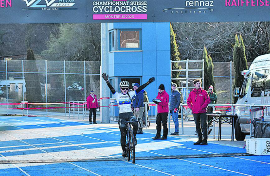 Anja Grossmann holt sich mit der Zieldurchfahrt in Montreux einen weiteren Titel. (Bild: Ines Dufaux/zVg.)