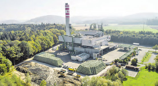 Kehrichtverbrennungsanlage Buchs mit ihrem Ballenlager (grün) im Vordergrund. (Bild: zVg.)