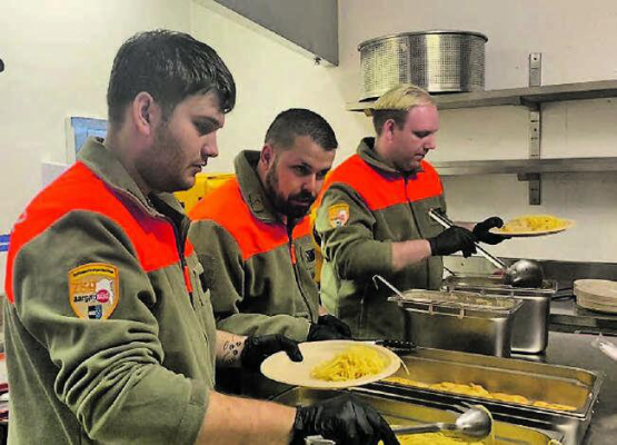 Für den Ernstfall üben: Die Zivilschützer betreuten eine Primarschul- und eine Oberstufenklasse. (Bild: zVg.)