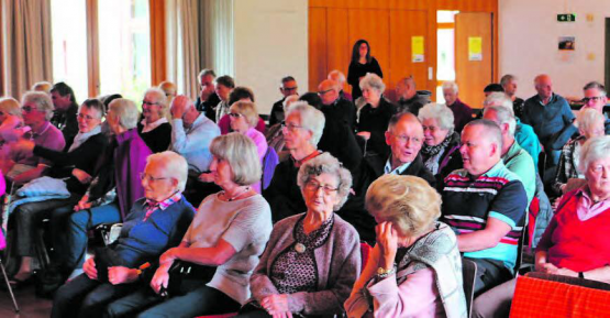 Das grosse Interesse an der Entstehungsgeschichte führte dazu, dass die Bestuhlung kurzerhand erweitert werden musste. (Bilder: Janine Flückiger)
