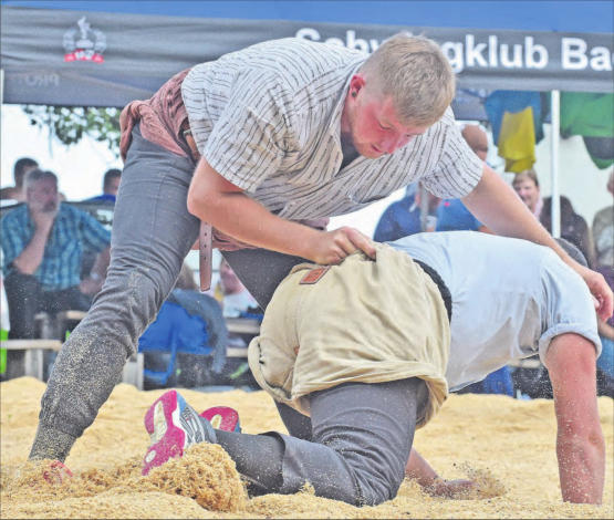Lokalmatador im Einsatz: Der in Reinach aufgewachsene Matthias Furrer vertritt am 55. Homberg-Schwinget den gastgebenden Schwingklub Kreis Kulm. (Archivbild: wr)