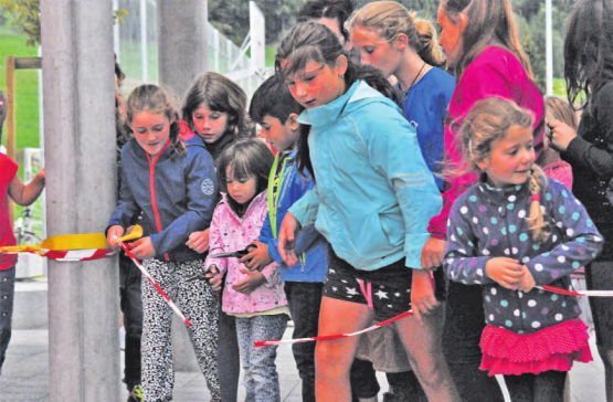 Spürbare Vorfreude: die Kinder durften im September den neuen Spielplatz gleich selber eröffnen.