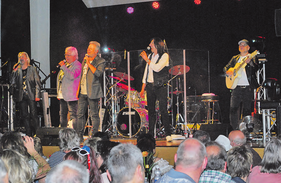 Das Nockalm Quintett sorgte einmal mehr für eine Bombenstimmung in der Gontenschwiler Mehrzweckhalle. (Bilder: hh.)