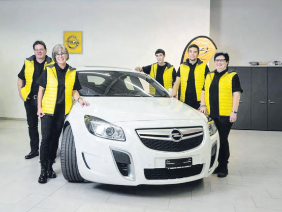 Das Team Garage Graf mit Claudia Müller-Graf (rechts). (Bilder: zVg.)