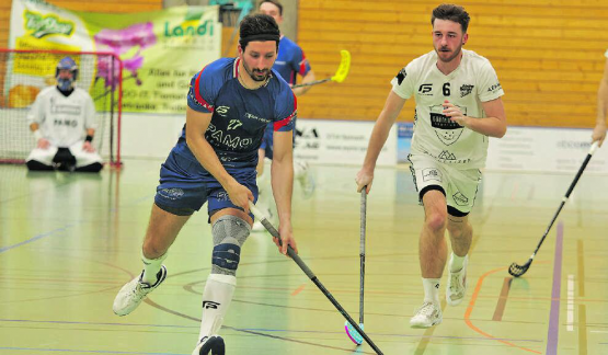 Lok Reinach, hier mit Pascal Richner, war im Heimspiel gegen Grünenmatt meist einen Schritt voraus. (Bild: Roland Jaus)