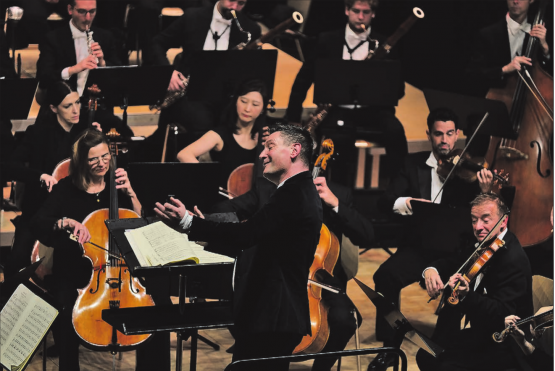 Maurice Steger und das argovia philharmonic machten die Epoche des Sturm und Drang nicht nur hörbar. Sie begeisterten das Publikum im fast ausverkauften Löwensaal. (Bild: Simon Müller/argovia philharmonic)